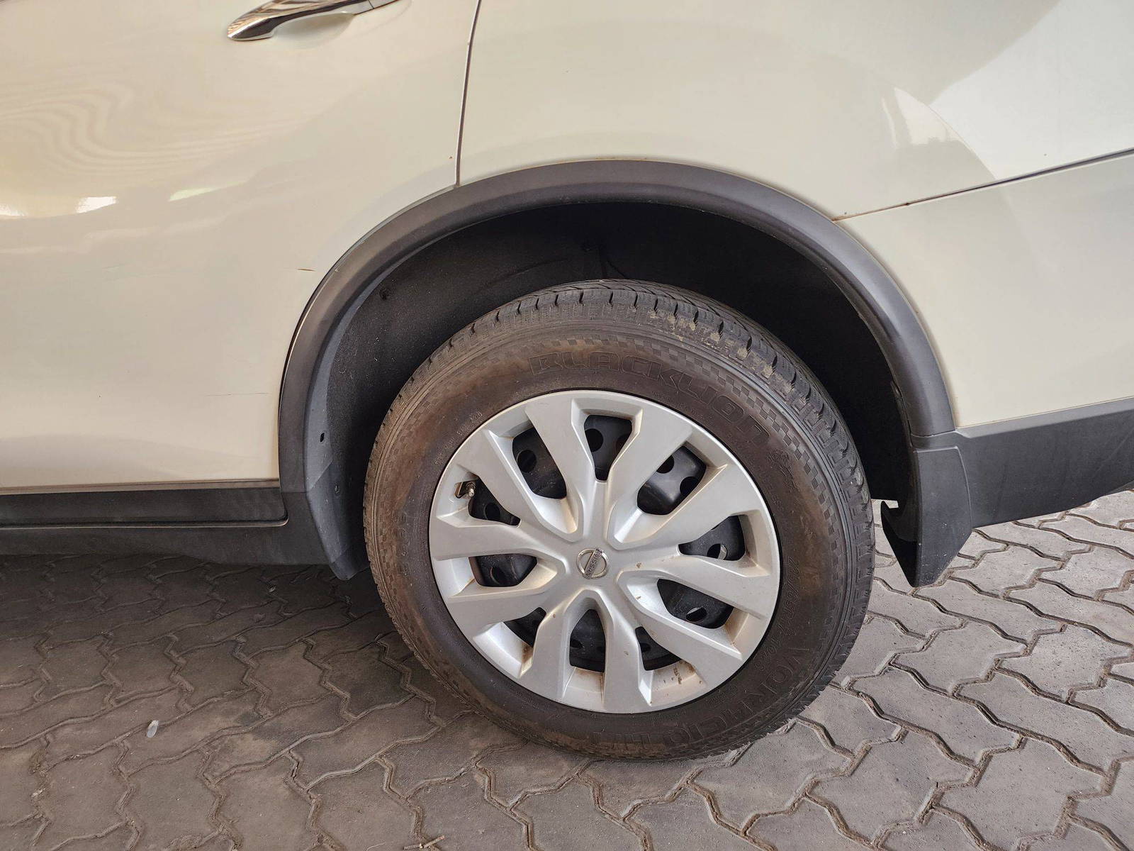 2014 NISSAN ROGUE — 147422 Miles — Lot 28209 — Souq - Marhaba Auctions Used Cars - Image 10