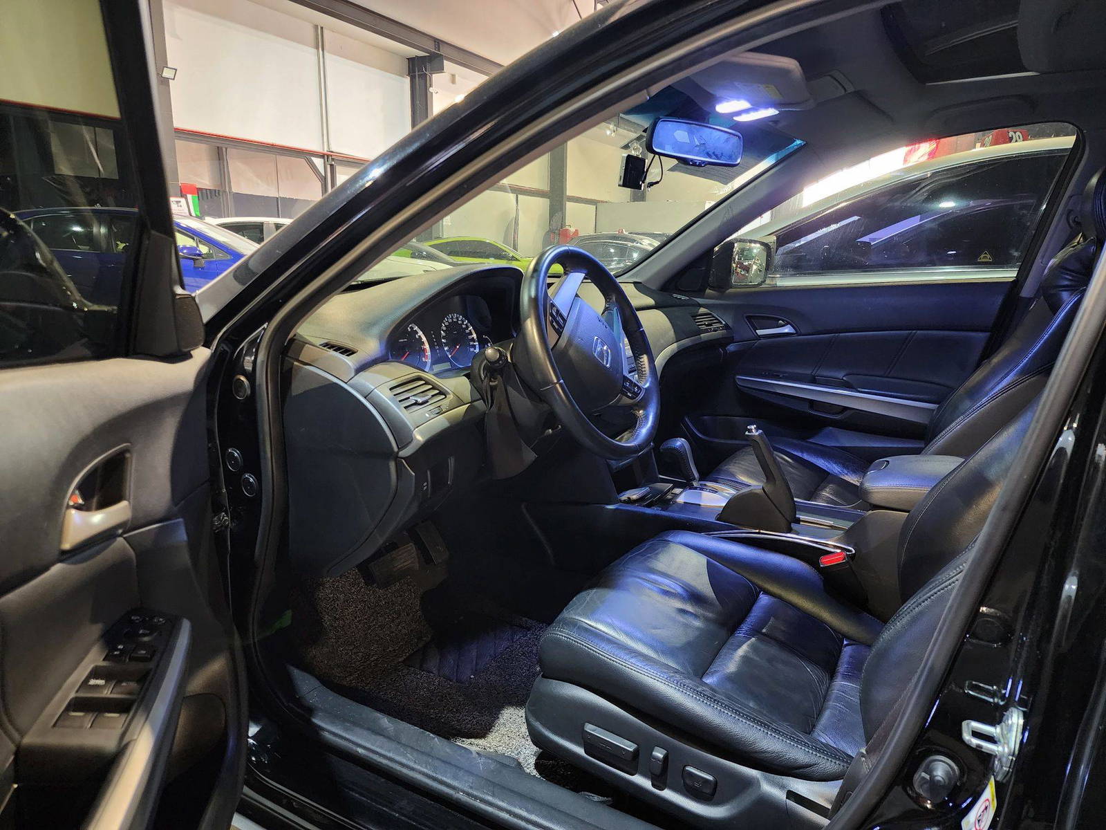 2010 HONDA ACCORD — 167054 KM — Lot 124578 — Main - Marhaba Auctions Used Cars - Image 9