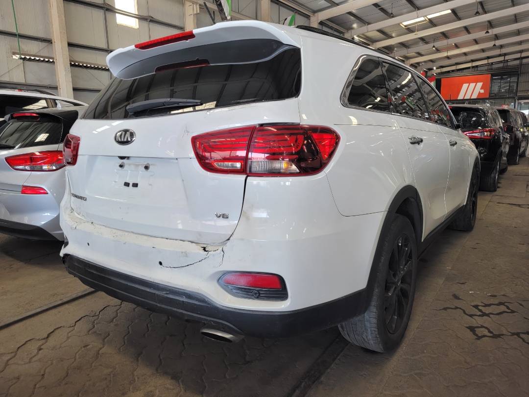 2019 KIA SORENTO — 95678 Miles — Lot 85102724 — Souq - Marhaba Auctions Used Cars - Image 3
