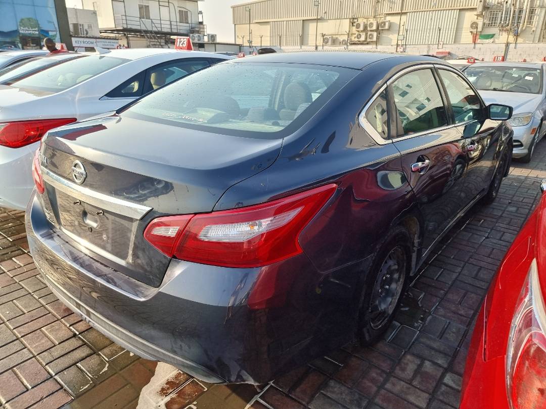 2018 NISSAN ALTIMA — 223936 Miles — Lot 215487 — Ind. 12 - Marhaba Auctions Used Cars - Image 5