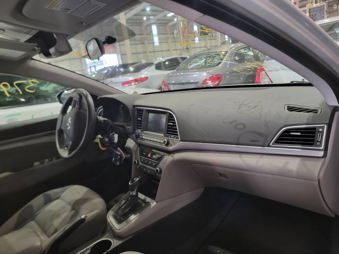 2017 HYUNDAI ELANTRA — 98412 Miles — Lot 37983308 - Marhaba Auctions Used Cars - Image 5