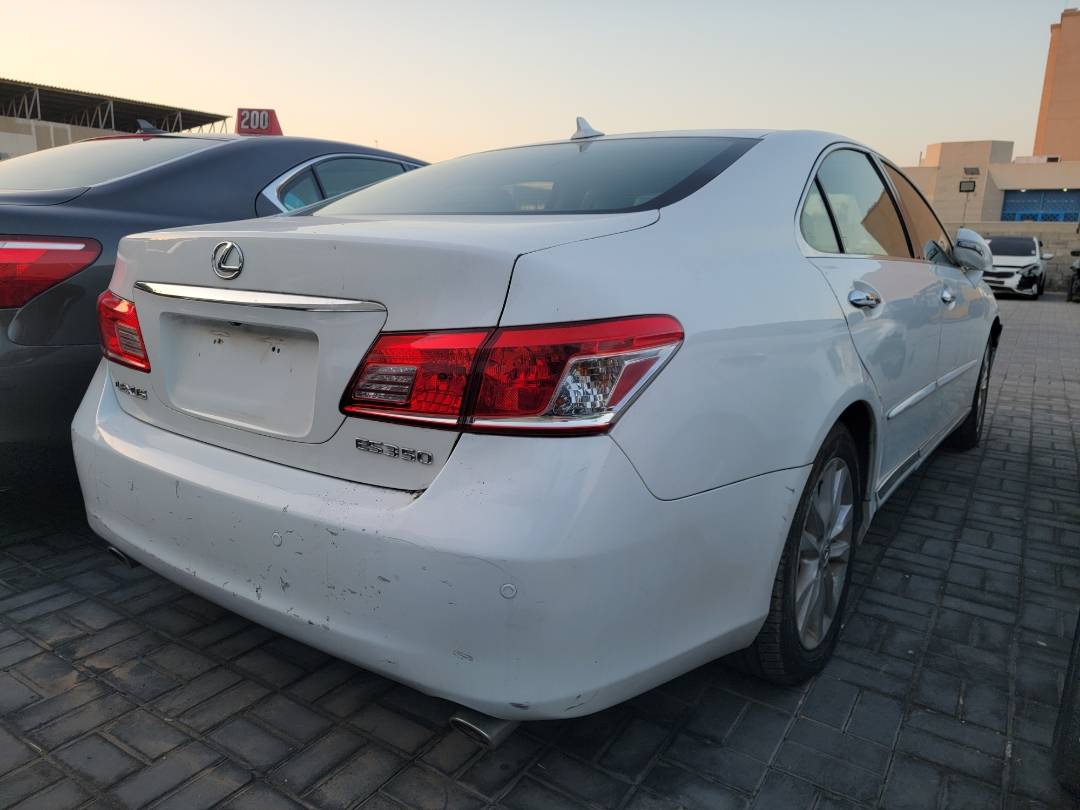 2011 LEXUS ES 350 — 93934 Miles — Lot 2437740 — Main - Marhaba Auctions Used Cars - Image 4