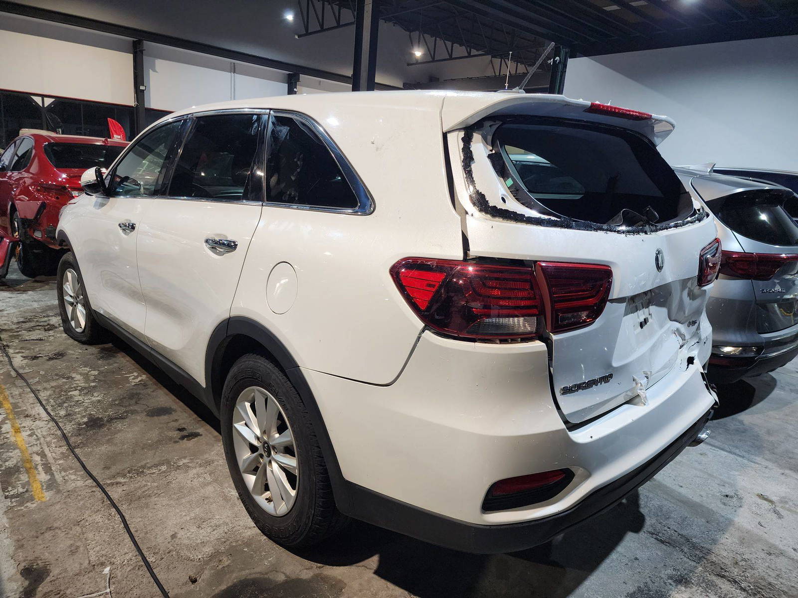 2019 KIA SORENTO — 78610 Miles — Lot 80073 — Souq - Marhaba Auctions Used Cars - Image 4