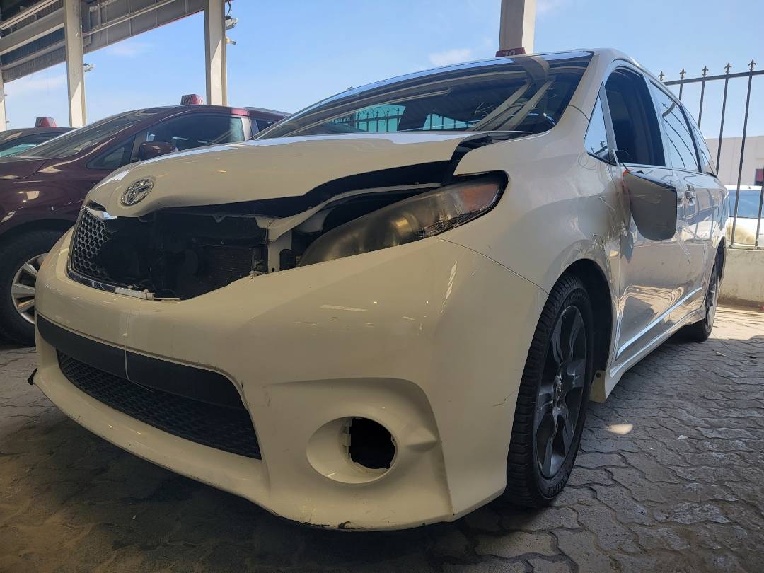 2011 TOYOTA SIENNA — 257489 Miles — Lot 148734 — Main - Marhaba Auctions Used Cars - Image 5