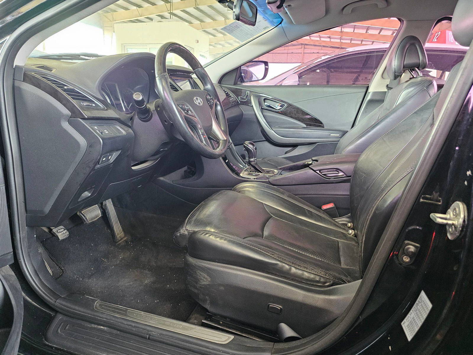 2011 HYUNDAI GRANDEUR — 268518 KM — Lot 021816 — Ind. 12 - Marhaba Auctions Used Cars - Image 8