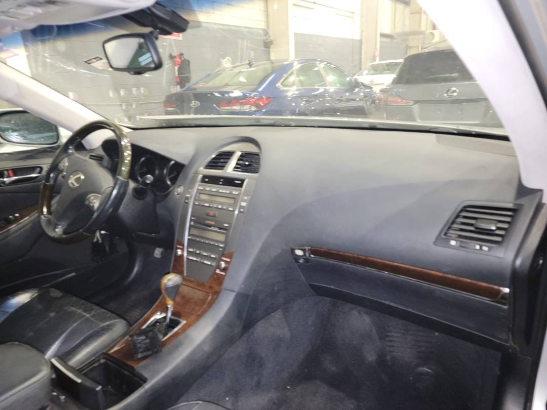 2010 LEXUS ES 350 — 224257 Miles — Lot 368371 - Marhaba Auctions Used Cars - Image 5