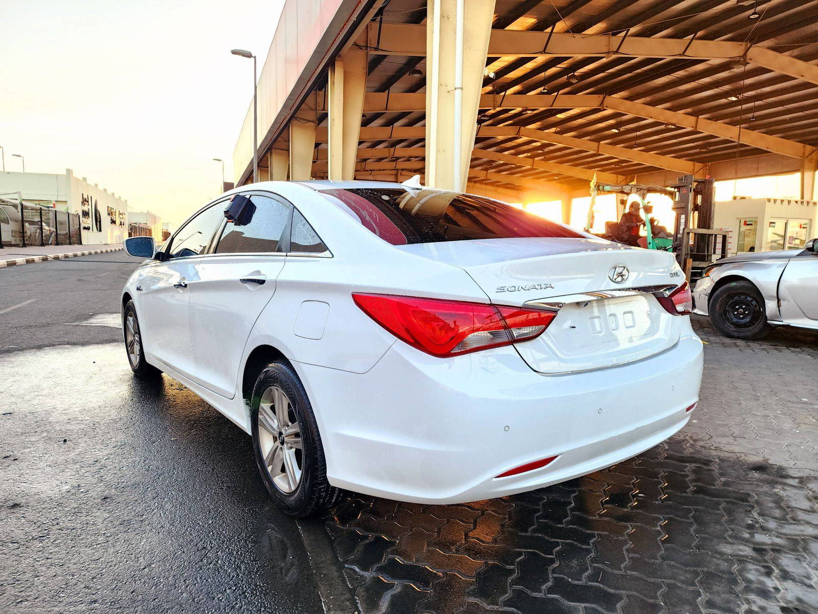 2013 HYUNDAI SONATA — 246033 KM — Lot 524990 — Souq - Marhaba Auctions Used Cars - Image 5