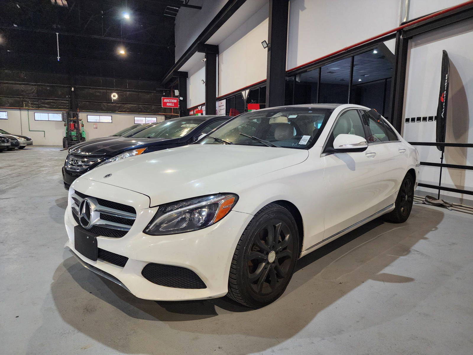 2015 MERCEDES BENZ C300 — 114648 Miles — Lot 077586 — Souq - Marhaba Auctions Used Cars - Image 4