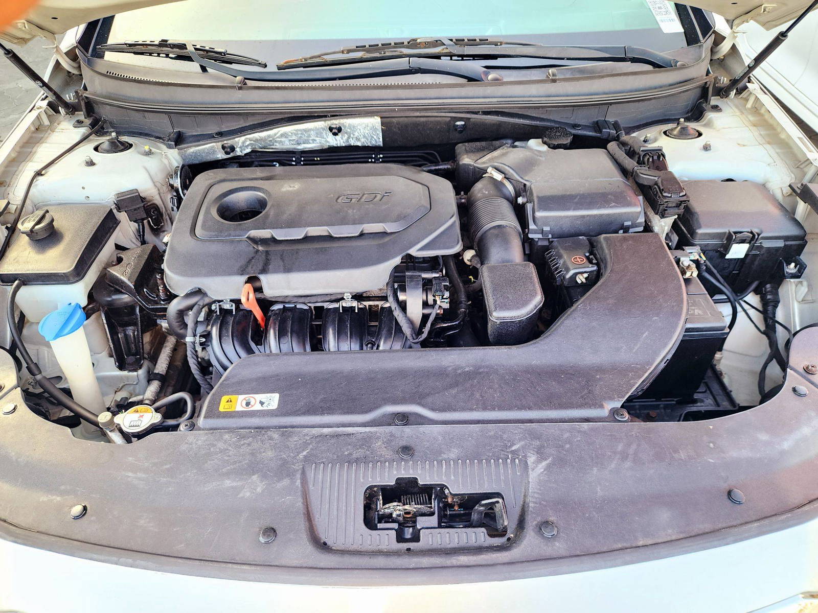 2015 HYUNDAI SONATA — 176842 Miles — Lot FH090 — Souq - Marhaba Auctions Used Cars - Image 12