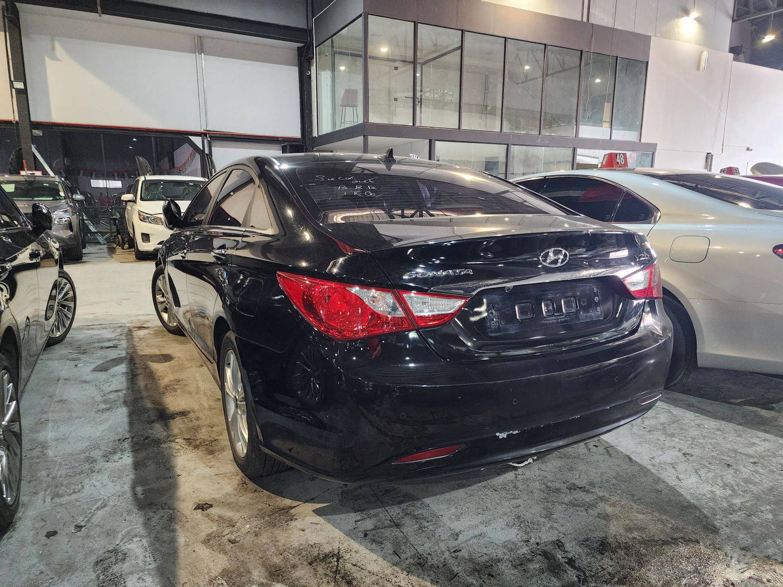 2011 HYUNDAI SONATA — 134456 KM — Lot 257351 — Al Quoz - Marhaba Auctions Used Cars - Image 5