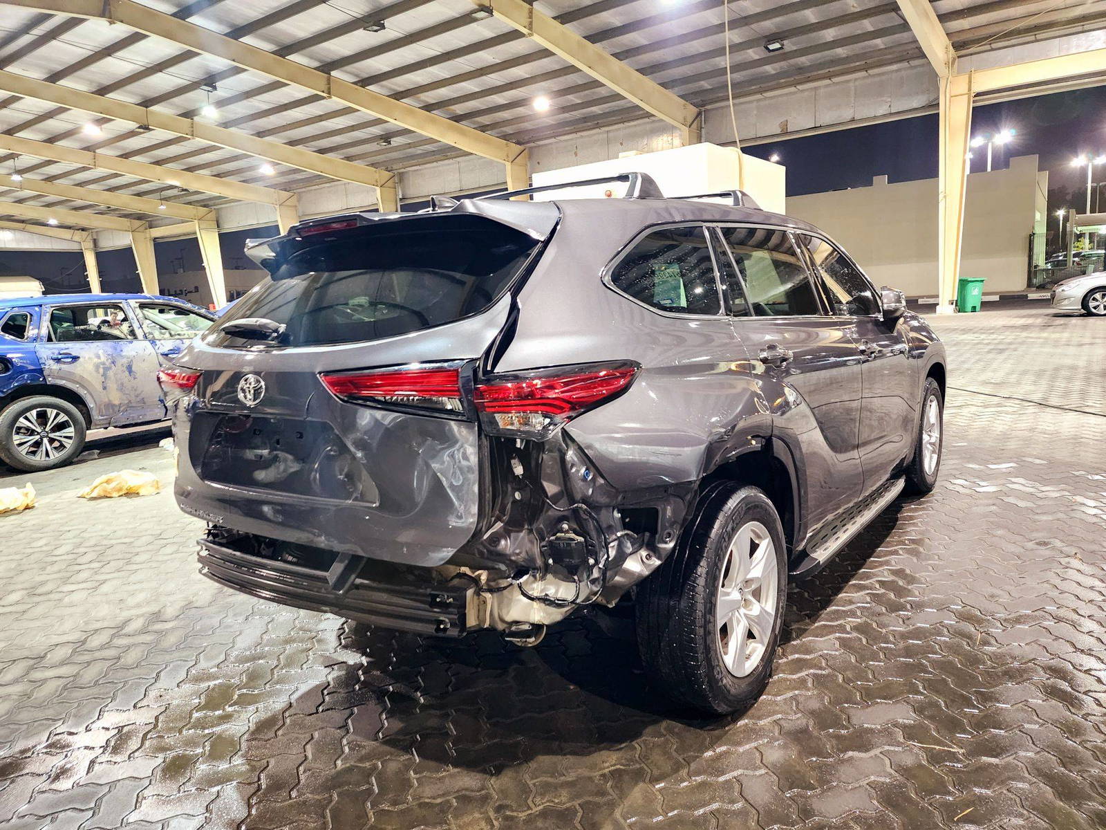 2022 TOYOTA HIGHLANDER — 36684 Miles — Lot 1NS104443 — Souq - Marhaba Auctions Used Cars - Image 5