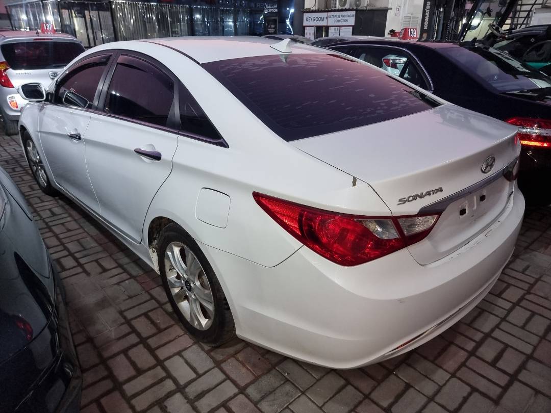 2011 HYUNDAI SONATA — 187704 Miles — Lot 214578 — Ind. 12 - Marhaba Auctions Used Cars - Image 5