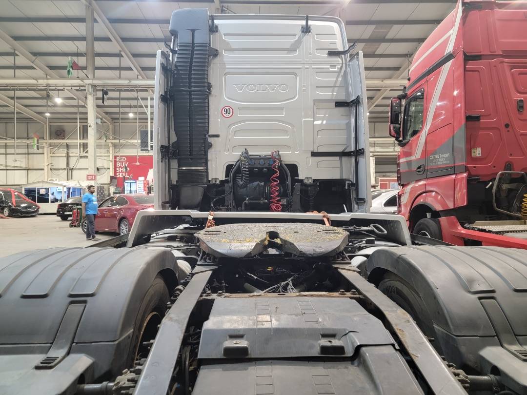 2015 VOLVO FH-Series — 978677 KM — Lot B726096 — Main - Marhaba Auctions Used Cars - Image 5