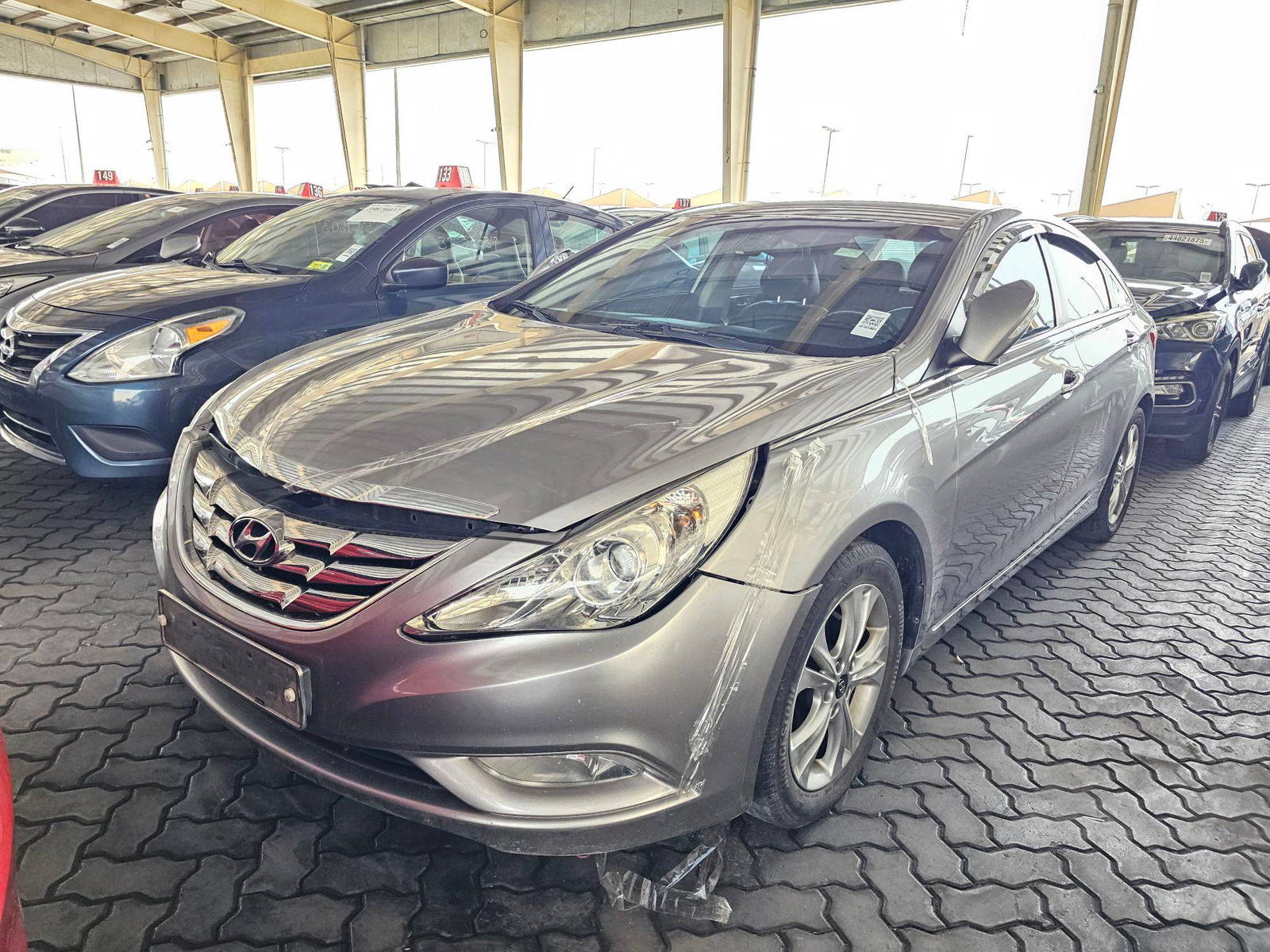 2010 HYUNDAI SONATA — 204778 KM — Lot 029542 — Souq - Marhaba Auctions Used Cars - Image 5