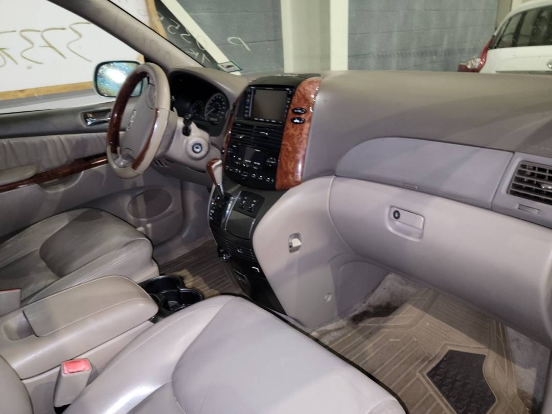 2005 TOYOTA SIENNA — 229918 Miles — Lot 37376141 - Marhaba Auctions Used Cars - Image 7