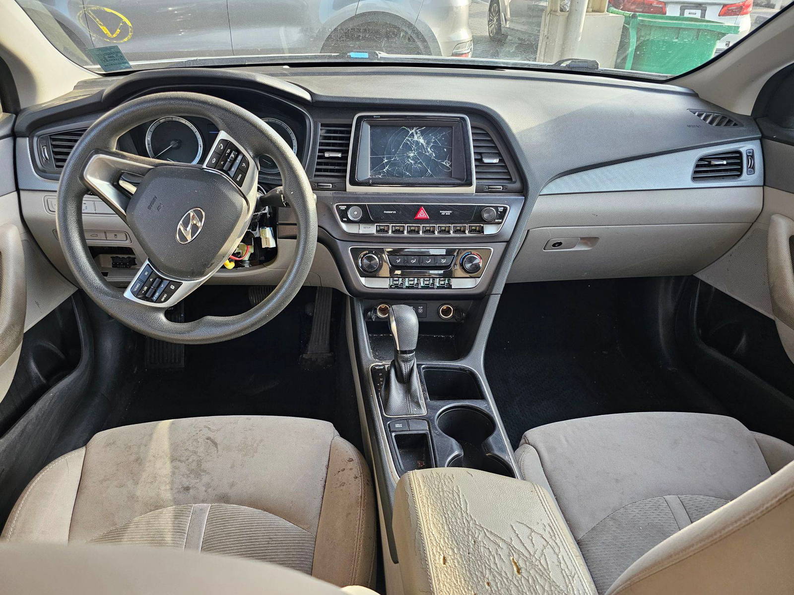 2018 HYUNDAI SONATA — 128560 Miles — Lot 44001315 — Souq - Marhaba Auctions Used Cars - Image 7