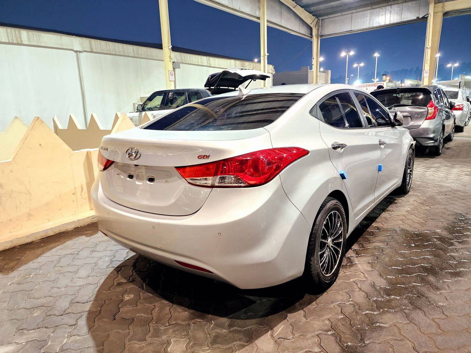 2013 HYUNDAI AVANTE — 156517 KM — Lot 643809 — Souq - Marhaba Auctions Used Cars - Image 3