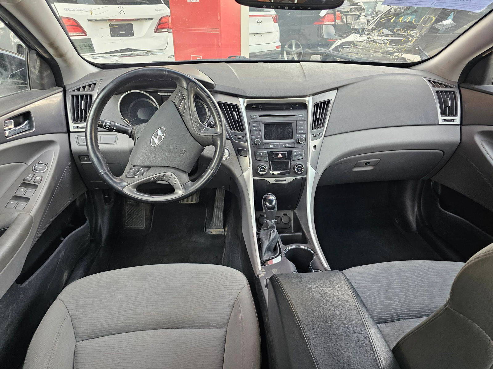 2014 HYUNDAI SONATA — 191640 KM — Lot 47EA111079 — Souq - Marhaba Auctions Used Cars - Image 7