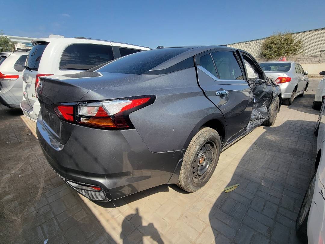 2020 NISSAN ALTIMA — 30548 Miles — Lot C149472 — Main - Marhaba Auctions Used Cars - Image 4