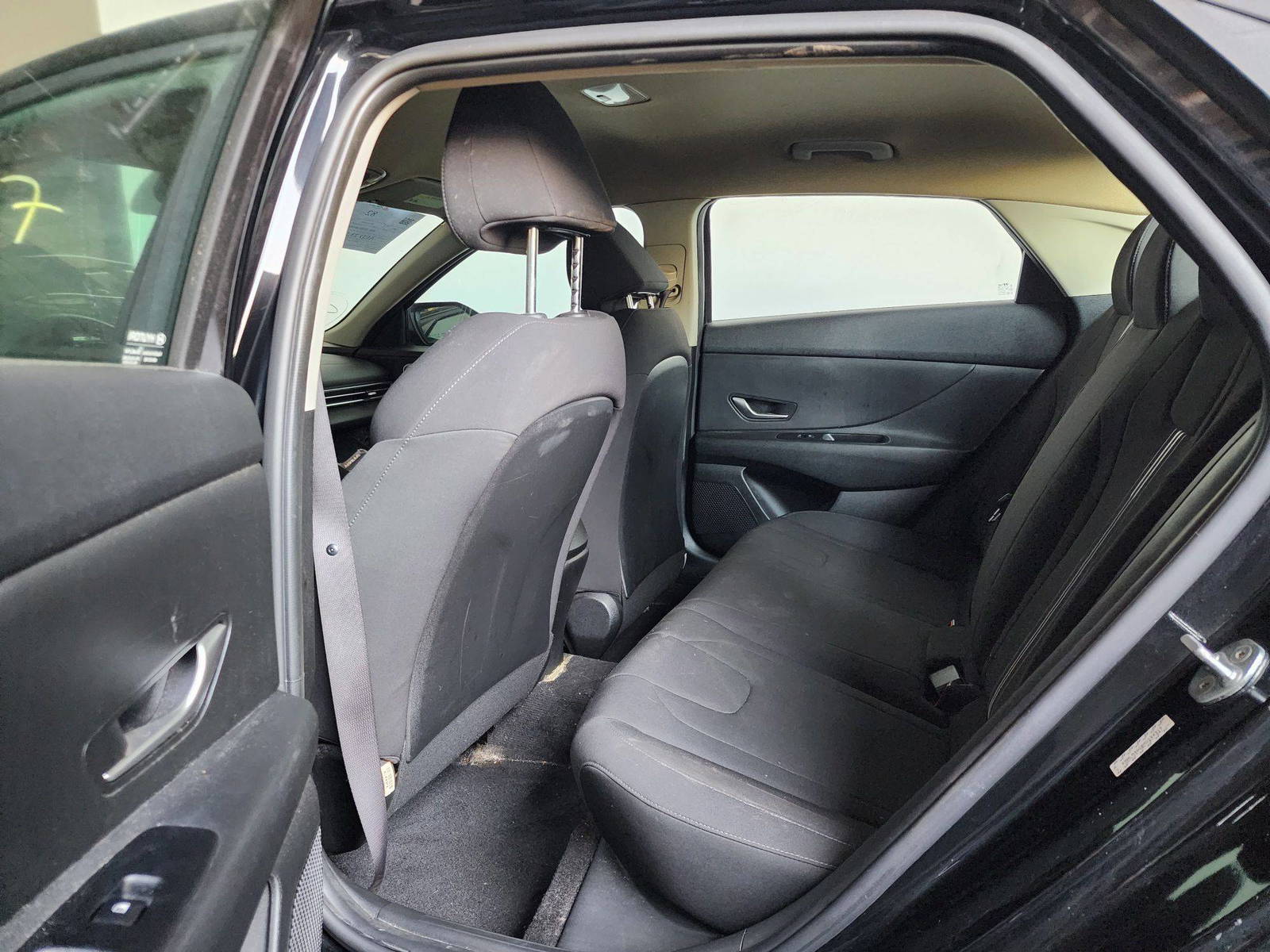 2021 HYUNDAI ELANTRA — 81277 Miles — Lot 94317 — Souq - Marhaba Auctions Used Cars - Image 5