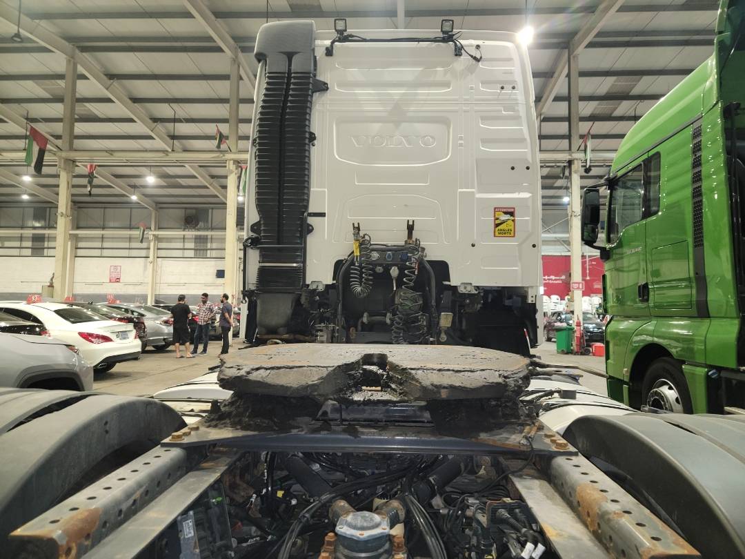 2015 VOLVO FH-Series — 1037135 KM — Lot B713500 — Main - Marhaba Auctions Used Cars - Image 5
