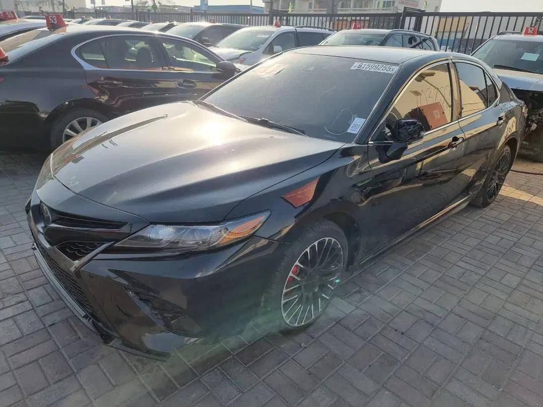 TOYOTA CAMRY
