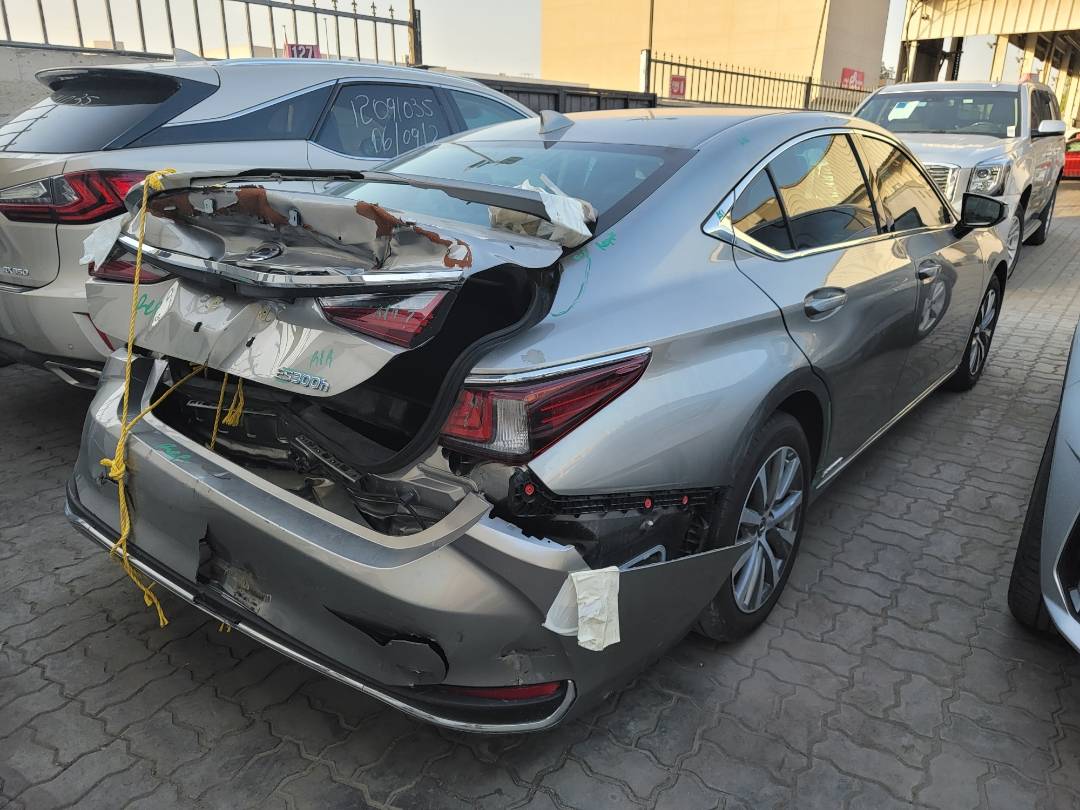 2019 LEXUS ES 300H — 33521 Miles — Lot 1B13KU001514 — Main - Marhaba Auctions Used Cars - Image 6