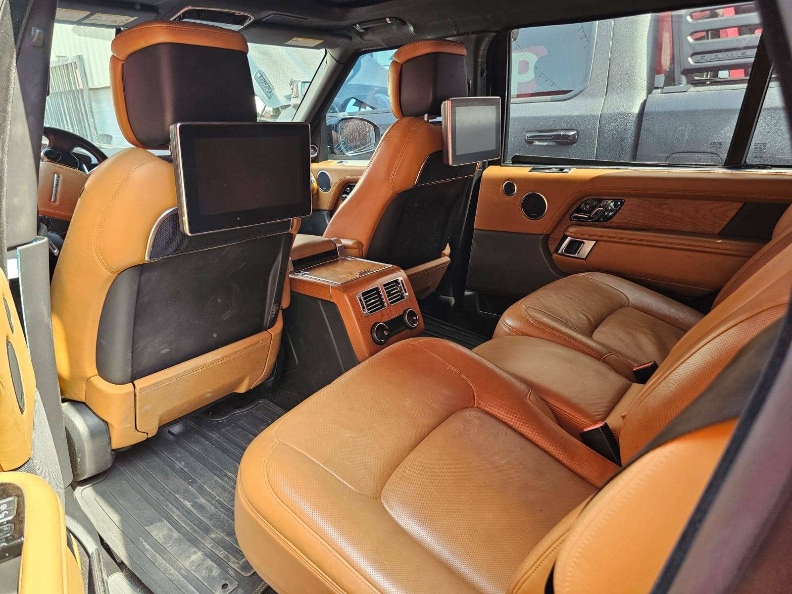 2019 LAND ROVER RANGE ROVER — 92627 KM — Lot 12196954 — Main - Marhaba Auctions Used Cars - Image 7