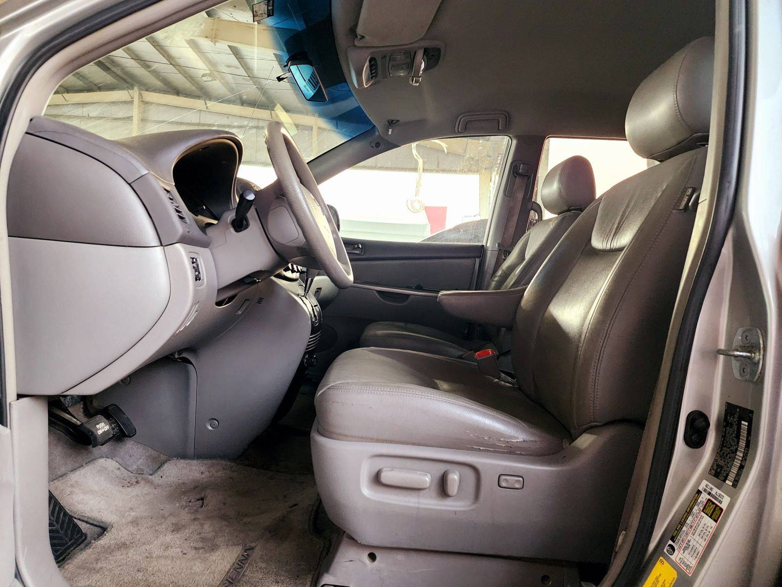 2008 TOYOTA SIENNA — 169188 Miles — Lot 56734784 — Souq - Marhaba Auctions Used Cars - Image 9
