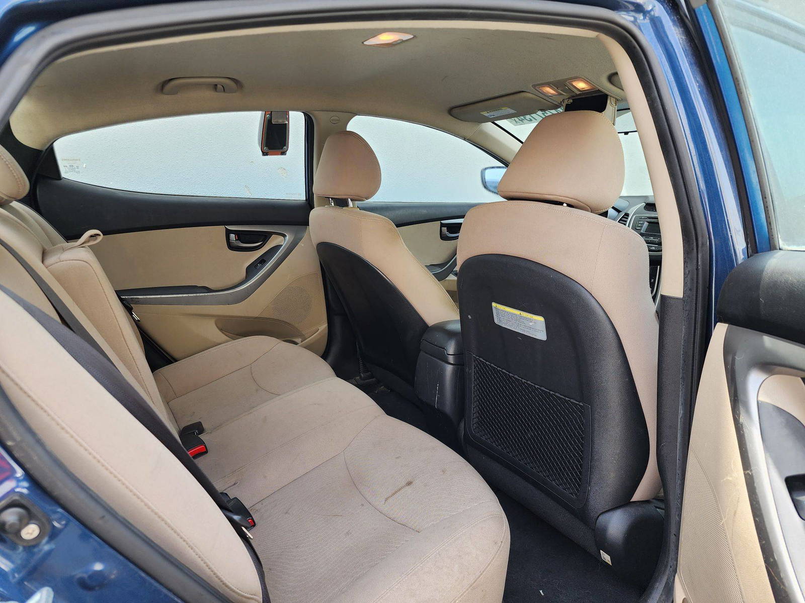 2016 HYUNDAI ELANTRA — 232557 Miles — Lot 84757134 — Al Quoz - Marhaba Auctions Used Cars - Image 7