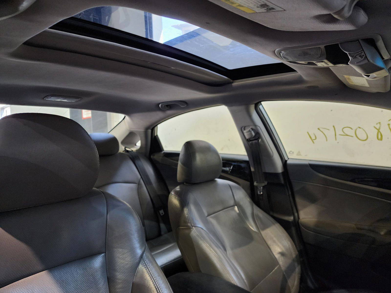 2011 HYUNDAI SONATA — 204945 Miles — Lot 69802174 — Al Quoz - Marhaba Auctions Used Cars - Image 9
