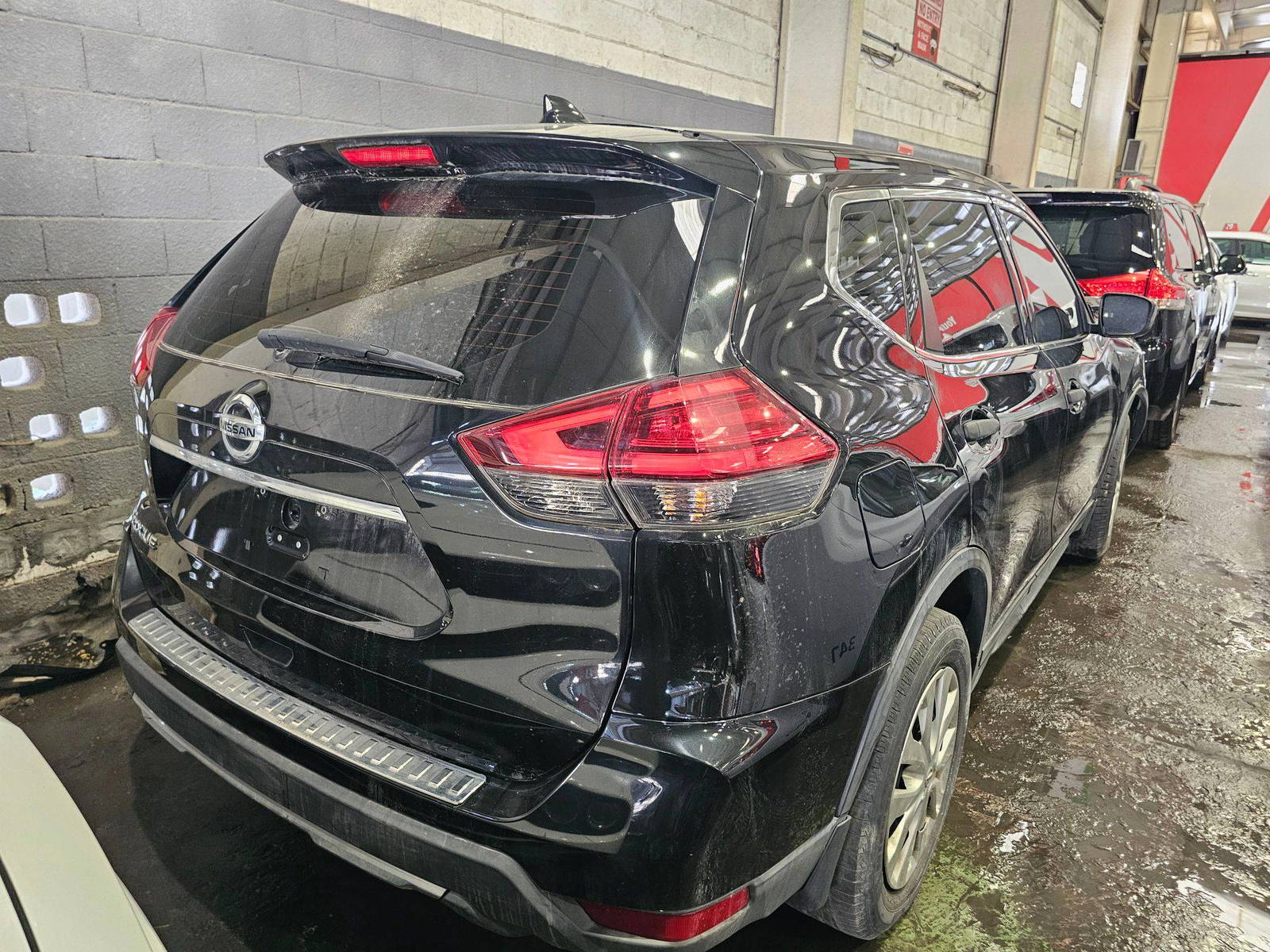 NISSAN ROGUE 2017 - Marhaba Auction Used Cars - Image 3