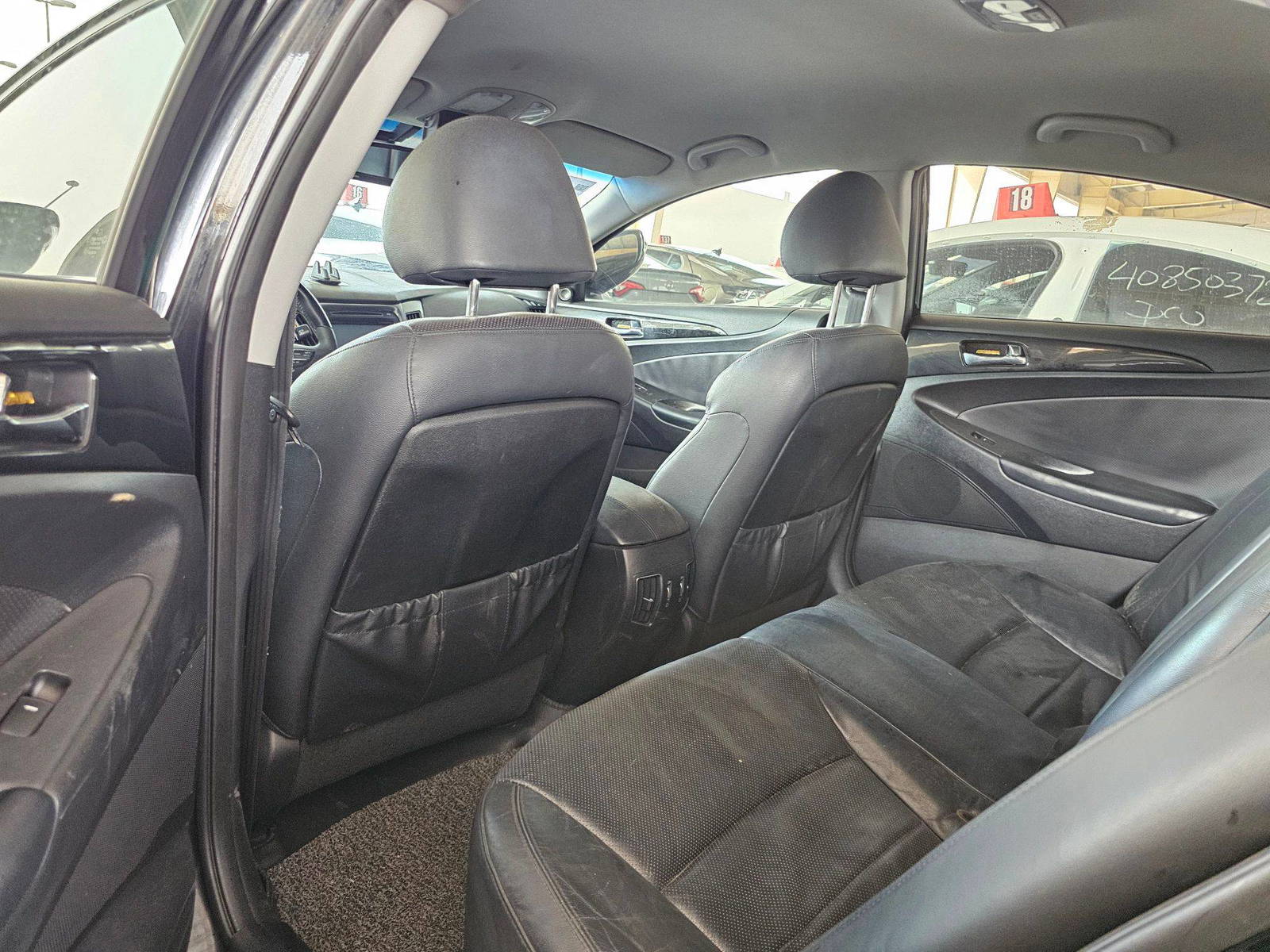 2010 HYUNDAI SONATA — 181644 KM — Lot 020166 — Souq - Marhaba Auctions Used Cars - Image 6