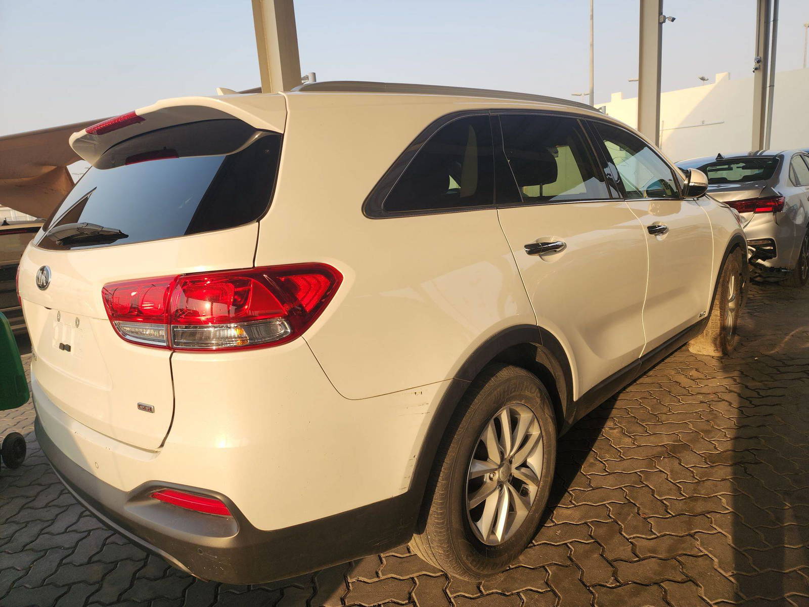 2018 KIA SORENTO — 140219 Miles — Lot 70891073 — Souq - Marhaba Auctions Used Cars - Image 3