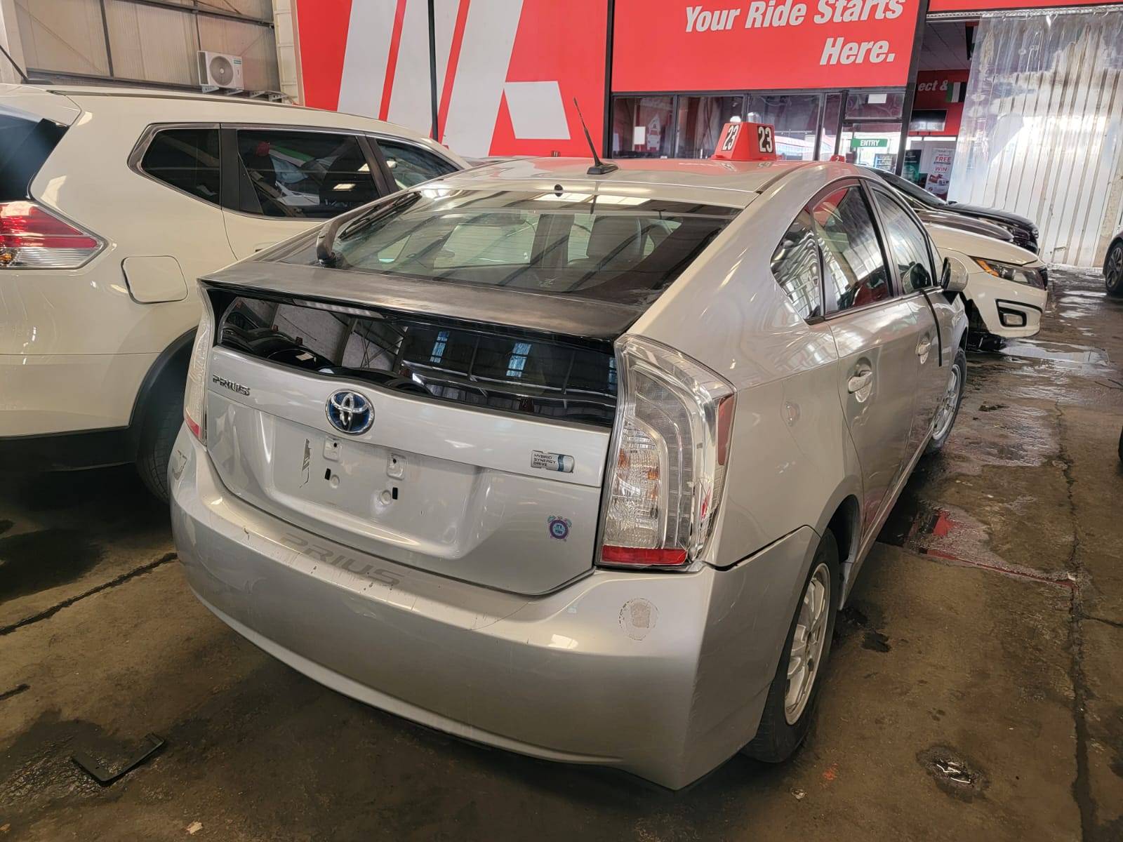 2010 TOYOTA PRIUS — 211215 Miles — Lot 0A0092110 — Main - Marhaba Auctions Used Cars - Image 5