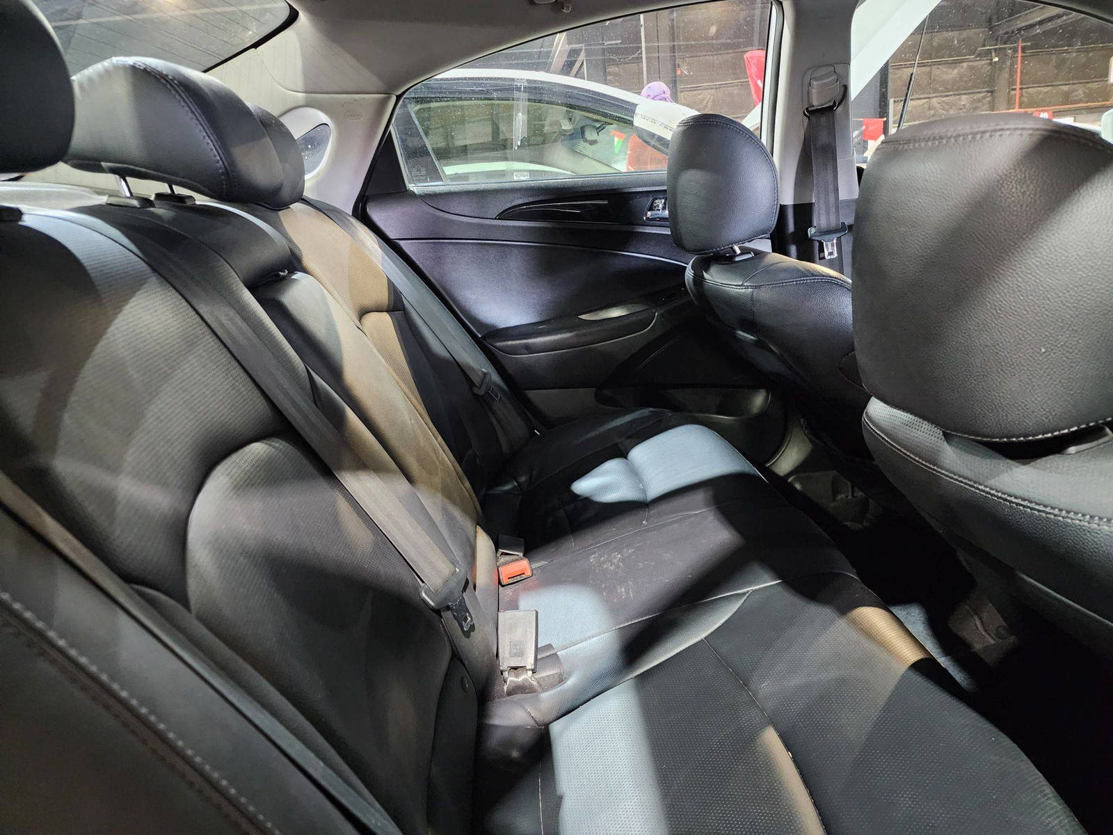2011 HYUNDAI SONATA — 172864 Miles — Lot 006652 — Al Quoz - Marhaba Auctions Used Cars - Image 5