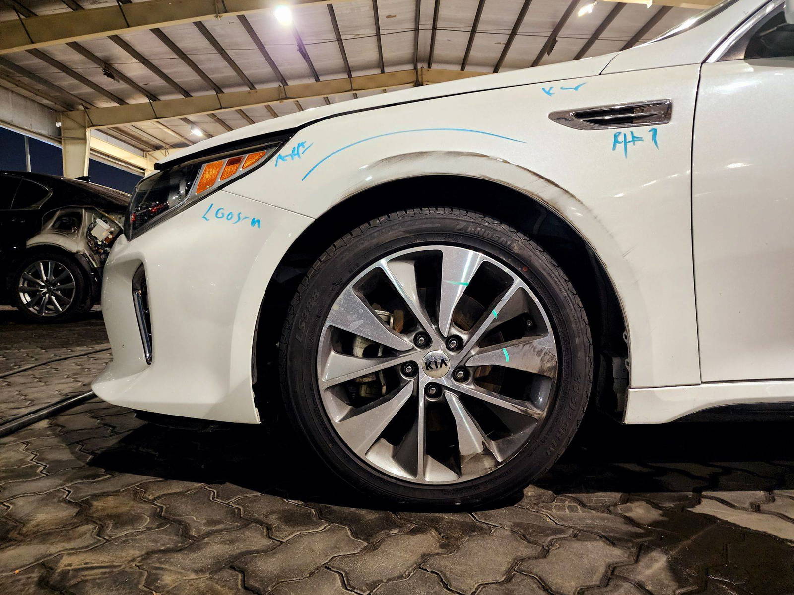 2018 KIA OPTIMA — 98017 Miles — Lot 39858874 — Souq - Marhaba Auctions Used Cars - Image 11