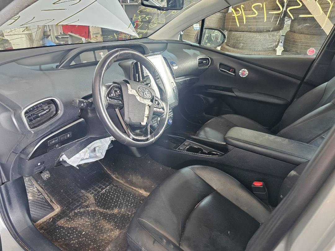 2019 TOYOTA PRIUS — 171086 KM — Lot 12321214 — Main - Marhaba Auctions Used Cars - Image 6