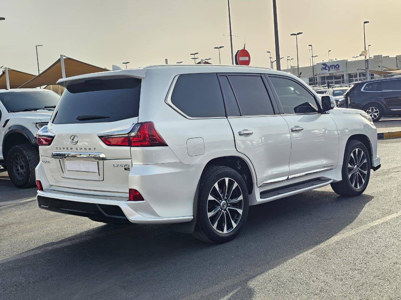 LEXUS LX 570 2019 - Marhaba Auction Used Cars - Image 6