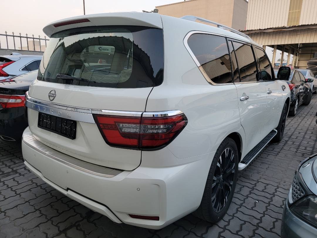 2015 INFINITI QX80 — 152062 Miles — Lot 2NE3F9087332 — Main - Marhaba Auctions Used Cars - Image 4