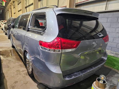 2013 TOYOTA SIENNA at Marhaba Auctions