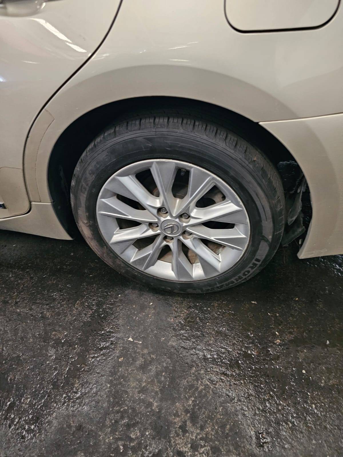 LEXUS ES 300H 2015 - Marhaba Auction Used Cars - Image 5