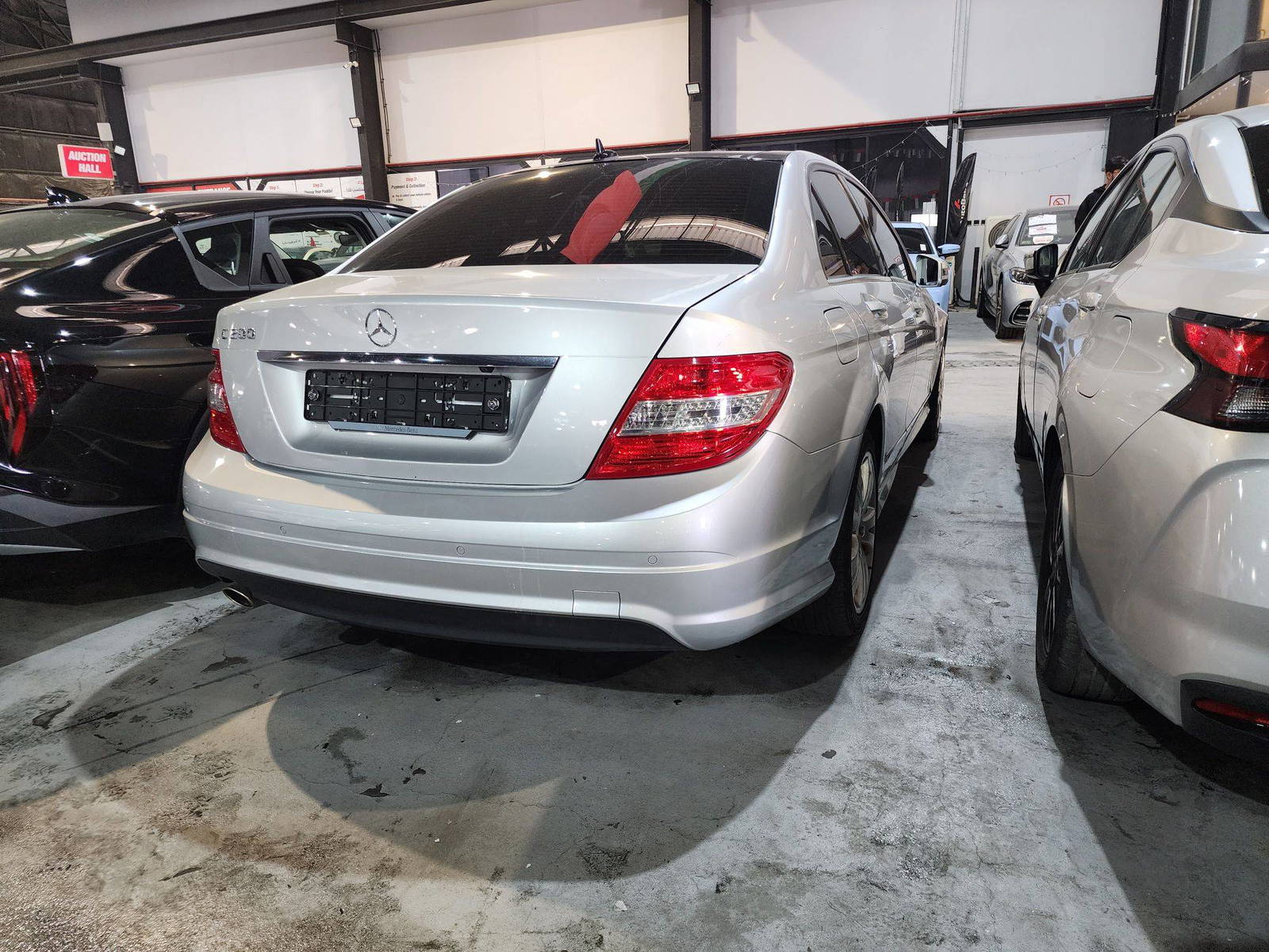 2010 MERCEDES BENZ C200 — 190142 KM — Lot 468850 — Al Quoz - Marhaba Auctions Used Cars - Image 5