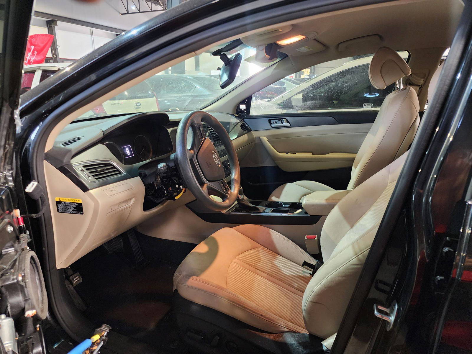 2015 HYUNDAI SONATA — 175747 Miles — Lot 41073394 — Al Quoz - Marhaba Auctions Used Cars - Image 5