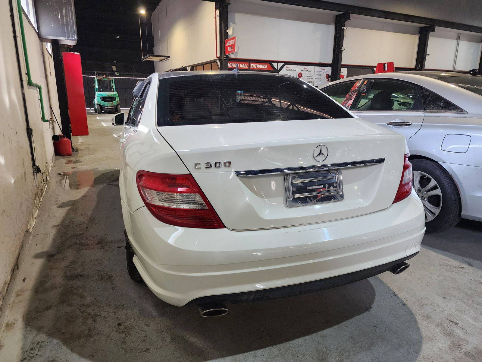 2011 MERCEDES BENZ C300 — 199725 Miles — Lot 632941 — UMM RAMOOL - Marhaba Auctions Used Cars - Image 3