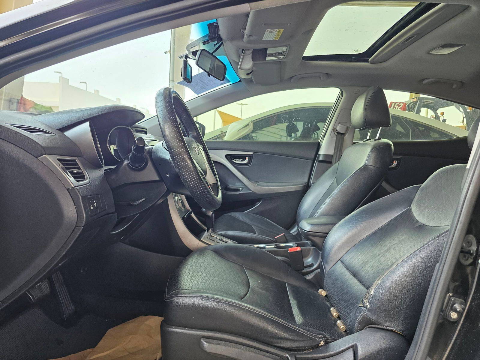 2011 HYUNDAI AVANTE — 121775 KM — Lot 062915 — Souq - Marhaba Auctions Used Cars - Image 9