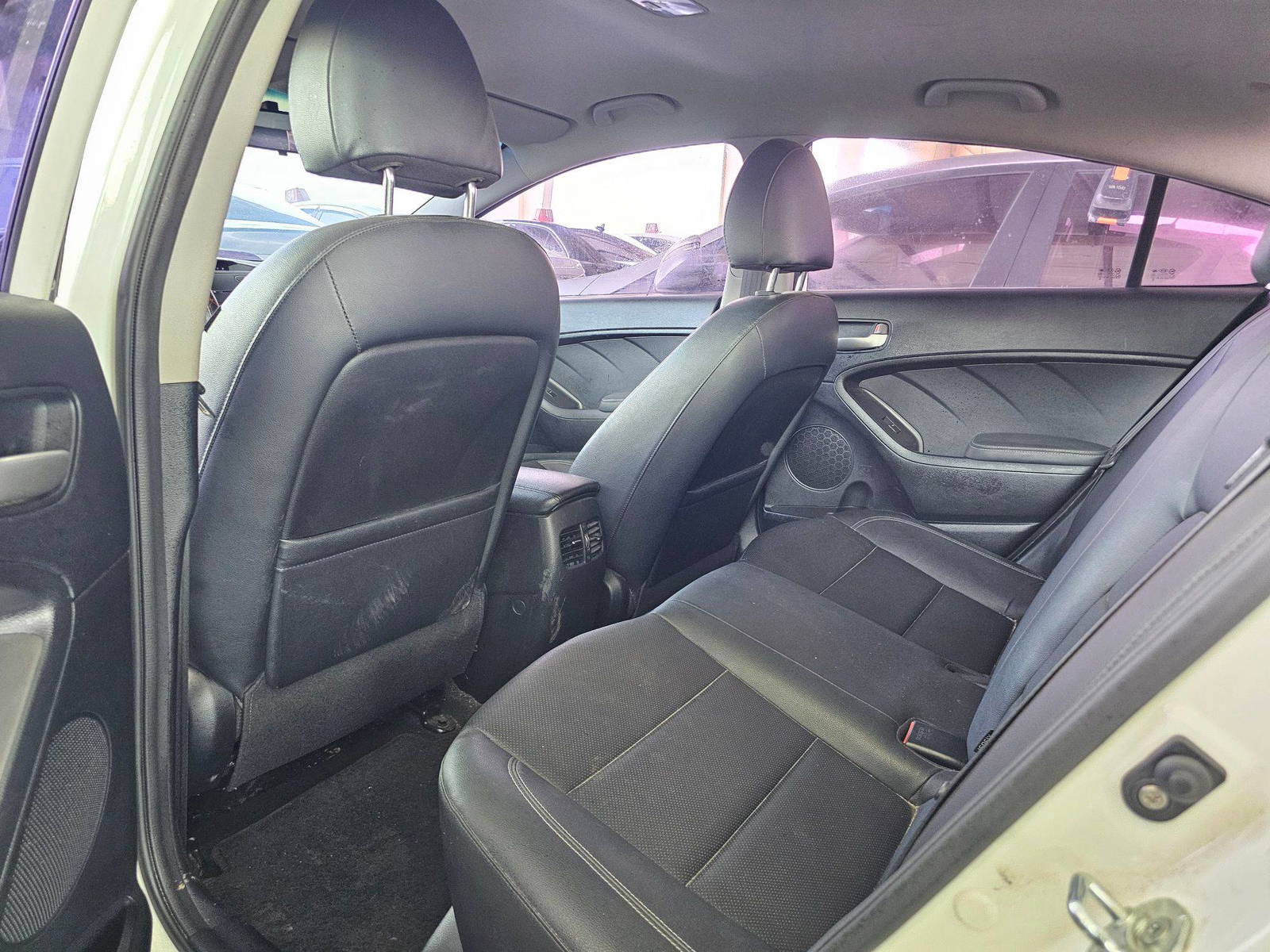 2015 KIA K3 — 208242 KM — Lot 908780 — Souq - Marhaba Auctions Used Cars - Image 6