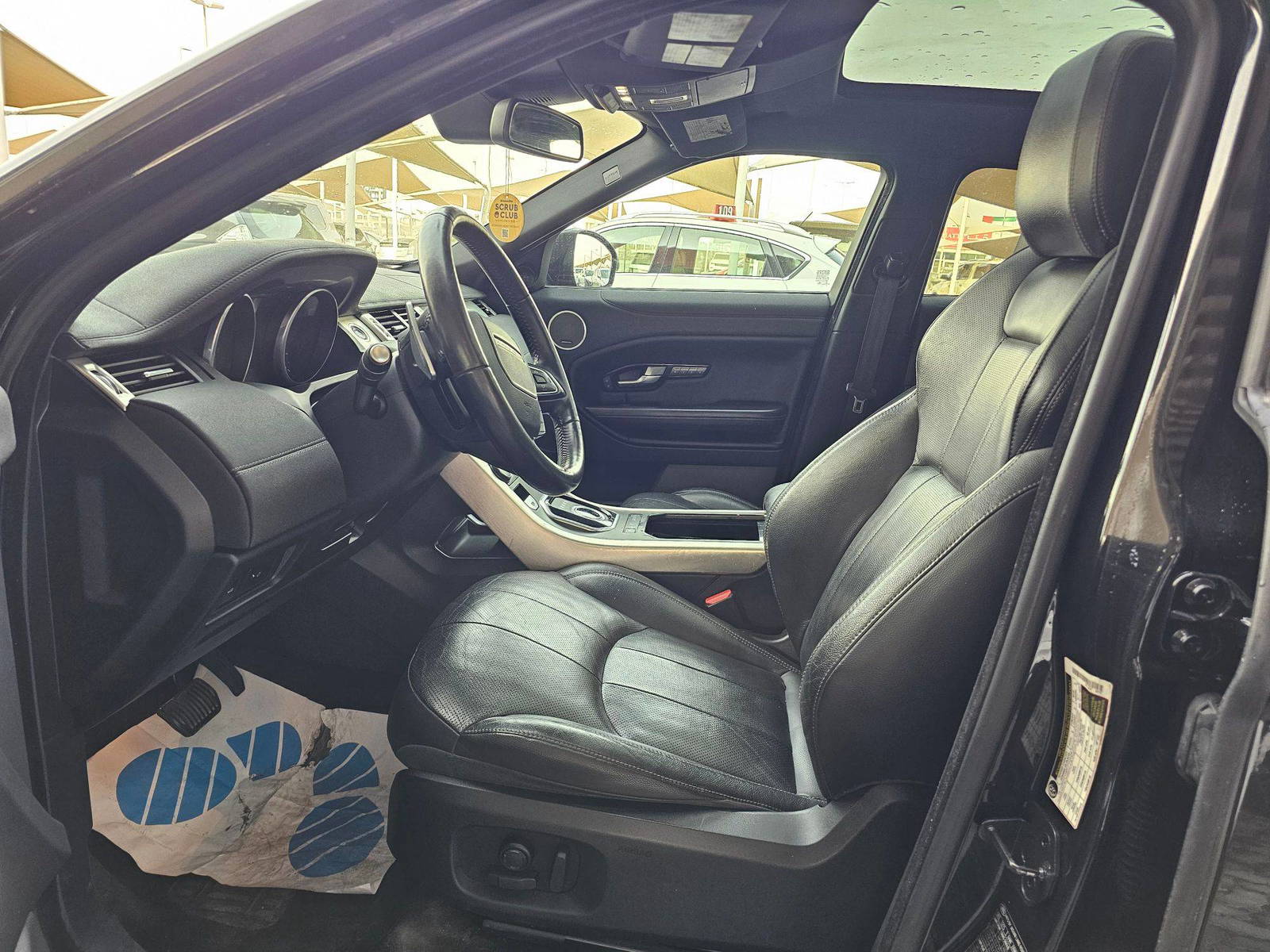 2016 LAND ROVER RANGE ROVER EVOQUE — 109295 Miles — Lot H110784 — Souq - Marhaba Auctions Used Cars - Image 9