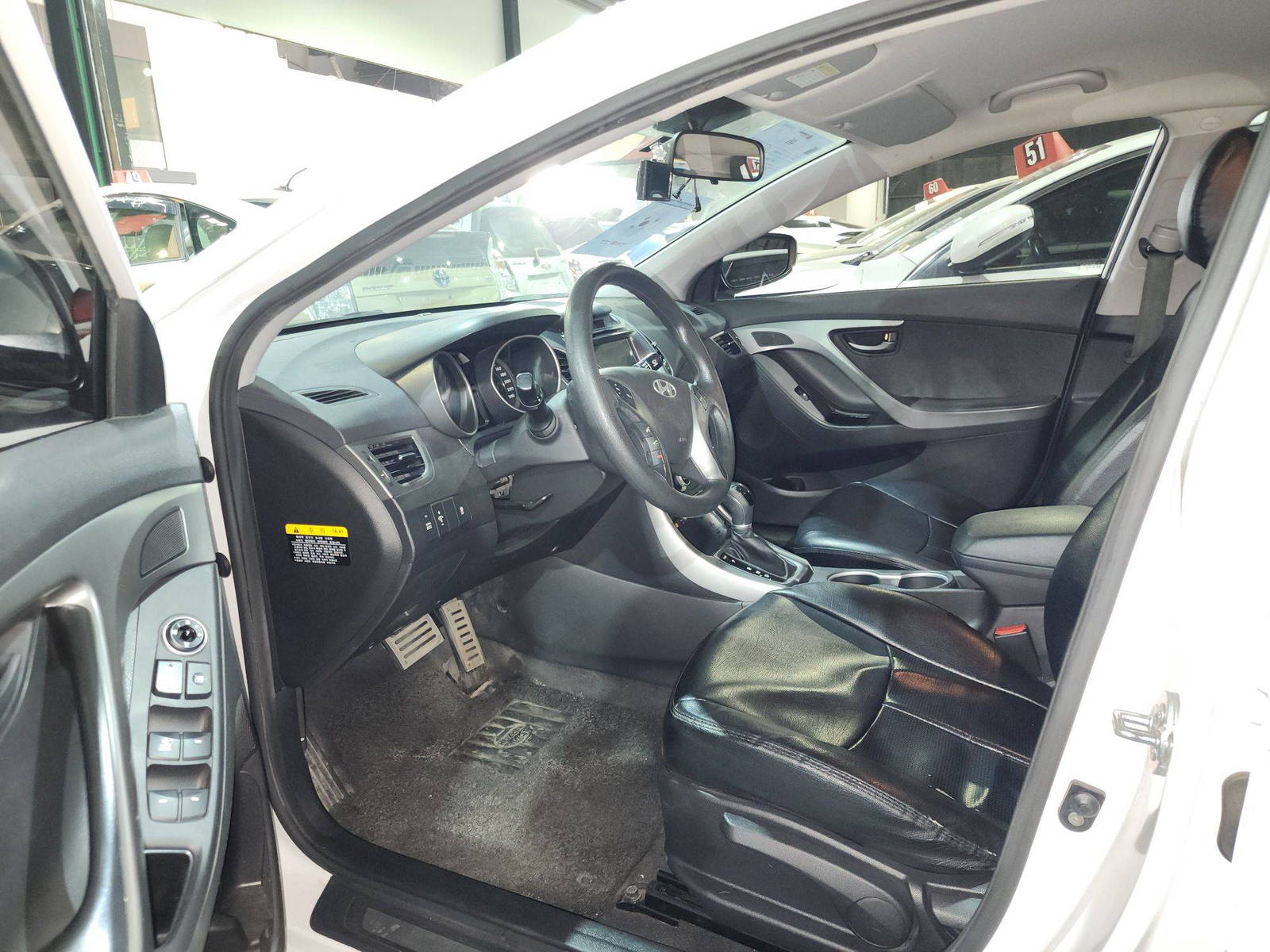 2014 HYUNDAI AVANTE — 176375 KM — Lot 079443 — Main - Marhaba Auctions Used Cars - Image 9