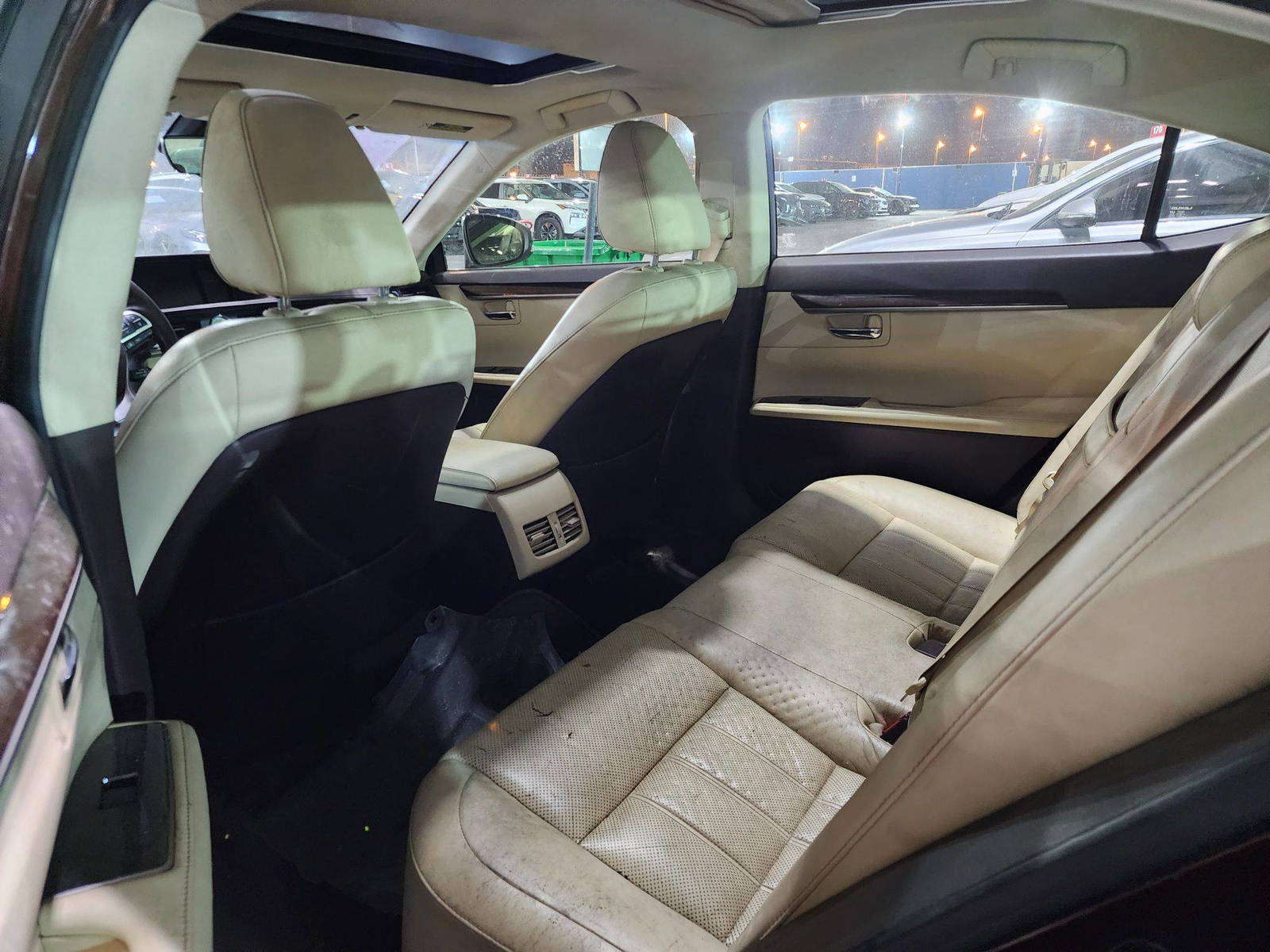 2016 LEXUS ES 350 — 208038 Miles — Lot 98217605 - Marhaba Auctions Used Cars - Image 8
